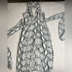 OLIVACEOUS dress small